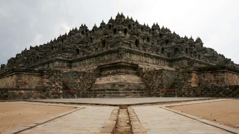 Borobudur Tour : guarantees climb up top of temple structure - Logistics and Practical Details