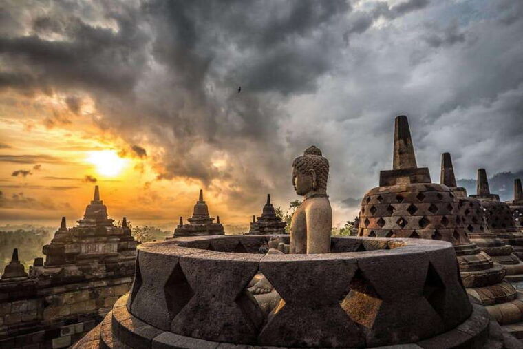 borobudur-tour-guarantees-climb-up-top-of-temple-structure