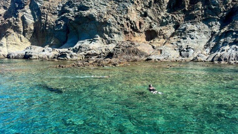 bosa-snorkeling-tour-of-the-coastline-coves