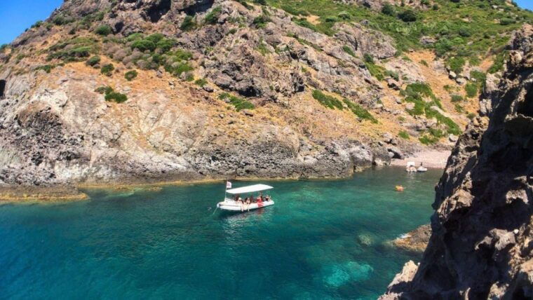 bosa-snorkeling-tour-of-the-coastline-coves