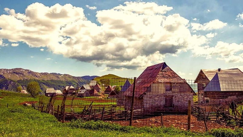 Bosnia's Nomad Havens: Lukomir & Umoljani - Key Points
