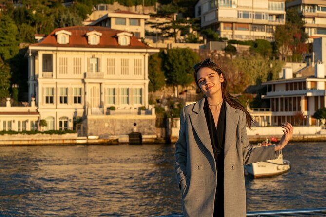 bosphorus-afternoon-cruise-on-yacht-with-live-guide