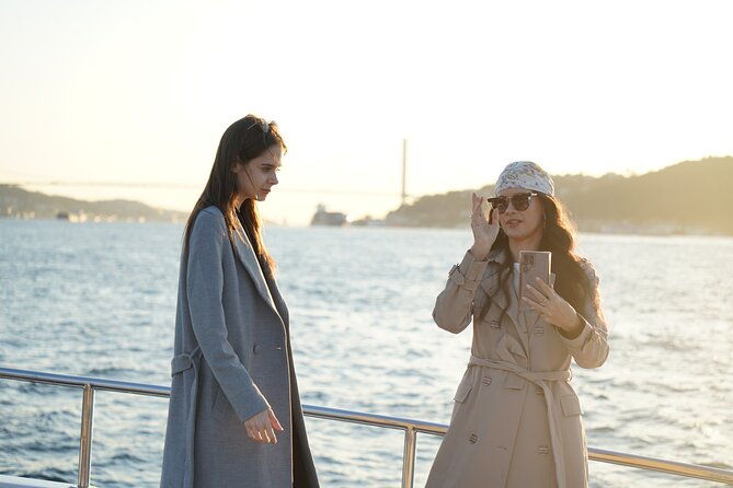 bosphorus-afternoon-cruise-on-yacht-with-live-guide