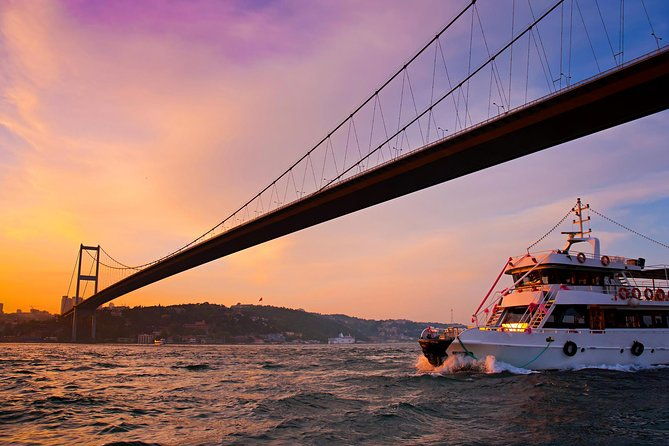 bosphorus-cruise-and-two-continents-tour-with-lunch-at-the-top-of-camlica-hill