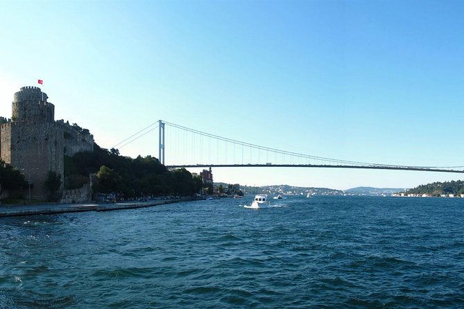 bosphorus-cruise-and-two-continents-tour-with-lunch-at-the-top-of-camlica-hill