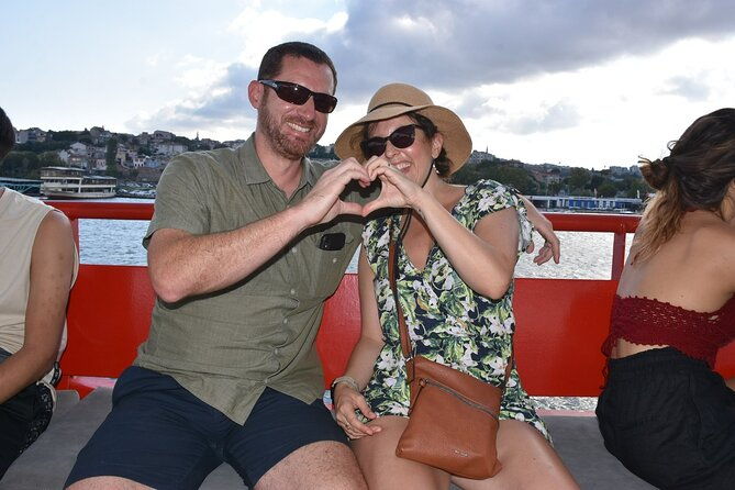 bosphorus-cruise-boat-tour-in-istanbul-live-guide