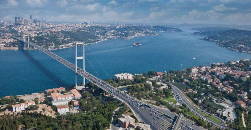 bosphorus-cruise-from-istanbul-airport
