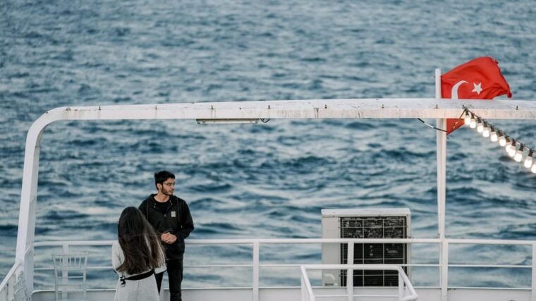 bosphorus-cruise-morningsunset-journeys-withstunning-views