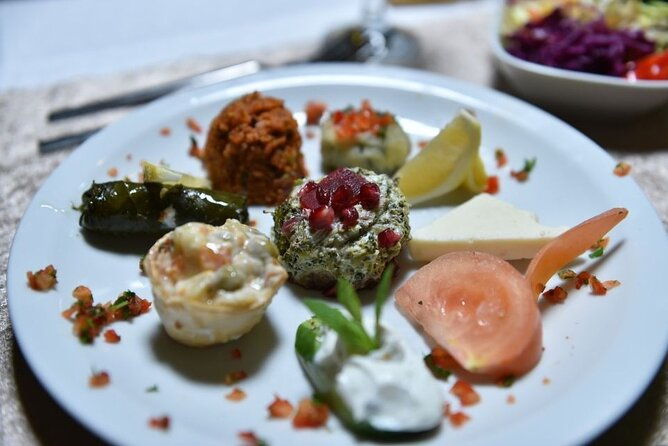 bosphorus-cruise-tour-with-turkish-show