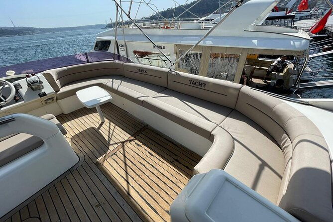 bosphorus-cruise-with-14m-yacht-for-private-groups