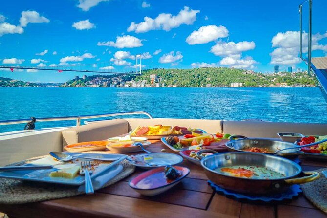 bosphorus-cruise-with-14m-yacht-for-private-groups