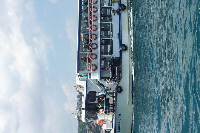 bosphorus-cruise-with-dolmabahce-palace-and-fortresses