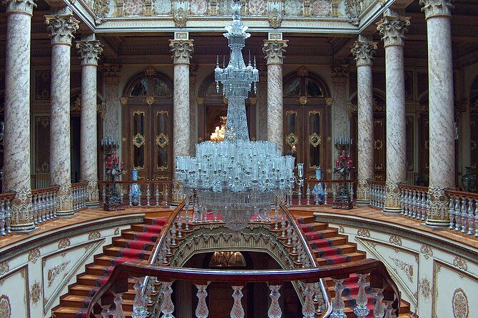 bosphorus-cruise-with-dolmabahce-palace-and-istiklal-street-tour