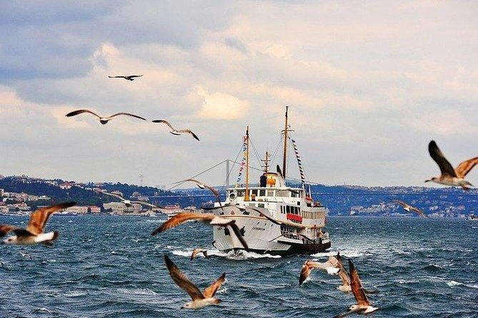 bosphorus-cruise-with-dolmabahce-palace-and-istiklal-street-tour
