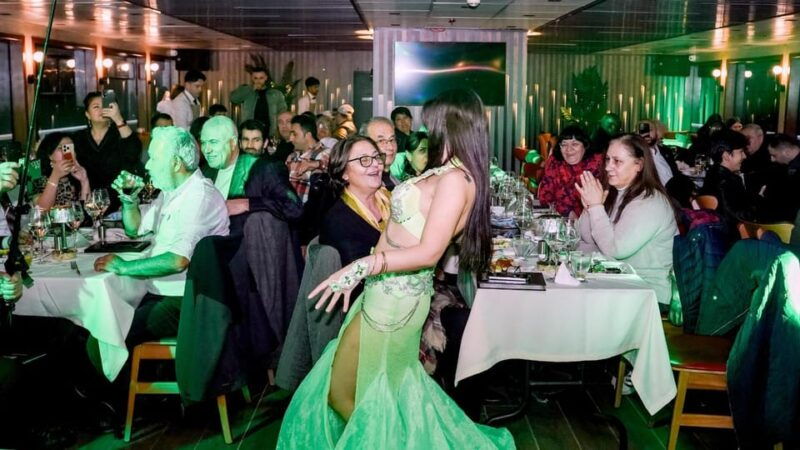 bosphorus-dinner-cruise-dance-shows-with-private-table