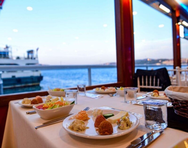 bosphorus-dinner-cruise-dance-shows-with-private-table