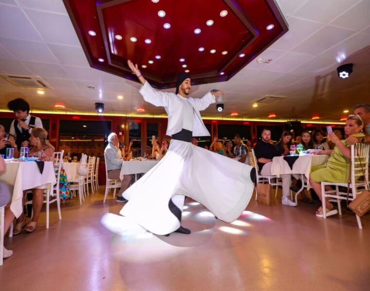 bosphorus-dinner-cruise-dance-shows-with-private-table