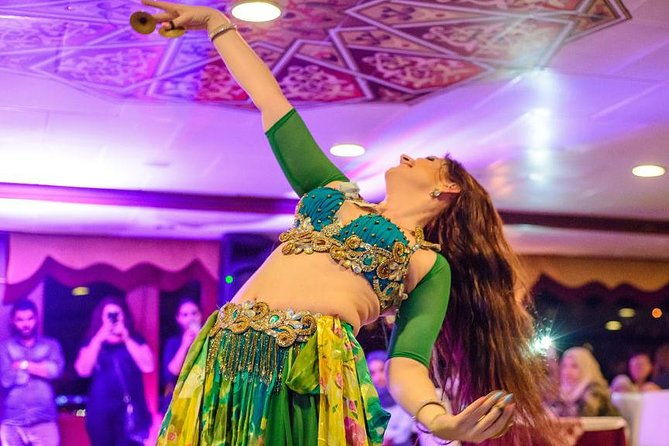 bosphorus-dinner-cruise-entertaintment-private-table-wi-fi