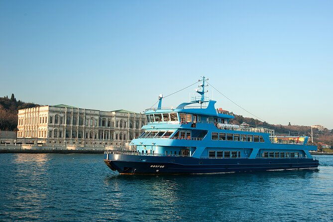 bosphorus-dinner-cruise-entertaintment-private-table-wi-fi