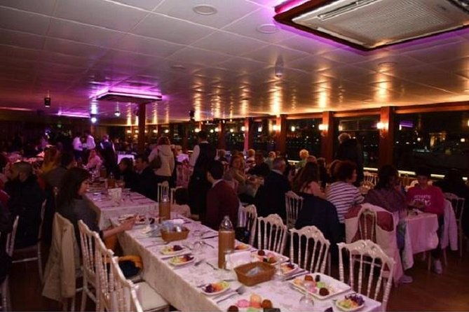 bosphorus-dinner-cruise-night-show-from-istanbul