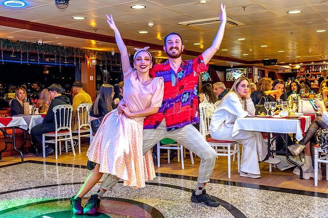 bosphorus-dinner-cruise-show-with-private-table