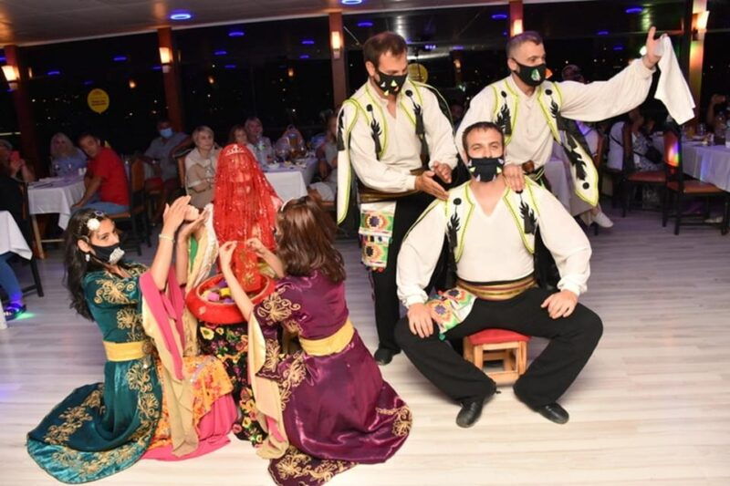 bosphorus-dinner-cruise-transfer-included