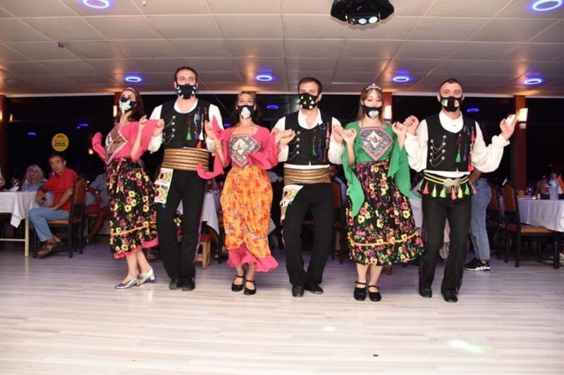 bosphorus-dinner-cruise-transfer-included