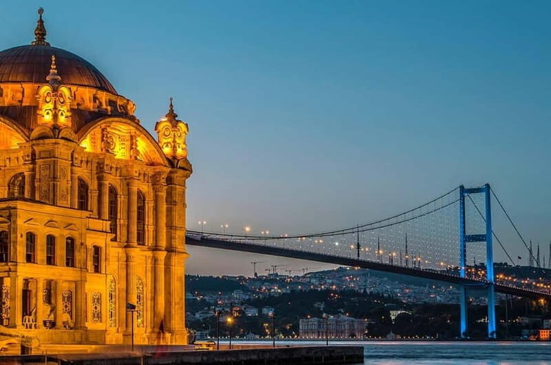 Bosphorus Dinner Cruise & Turkish Night with Live Shows - The Views and Photography Opportunities