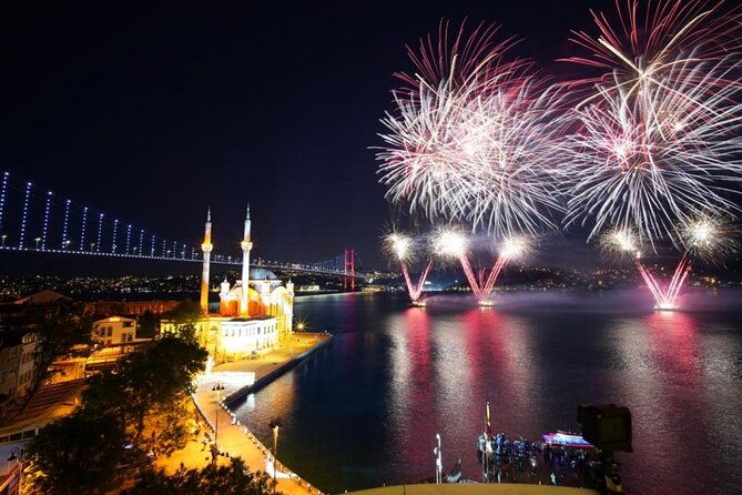 bosphorus-new-years-dinner-cruise-party-in-istanbul-2026
