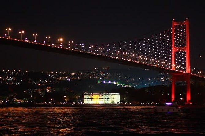 bosphorus-night-cruise-with-dinner-shows-and-party-2