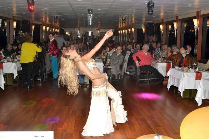 bosphorus-night-cruise-with-dinner-shows-and-party-2