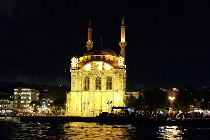 bosphorus-night-cruise-with-luxury-yacht