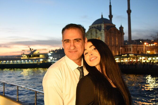 bosphorus-night-cruise-with-luxury-yacht