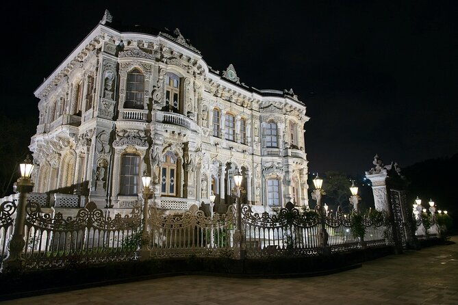 bosphorus-night-yacht-cruise-with-live-violinist