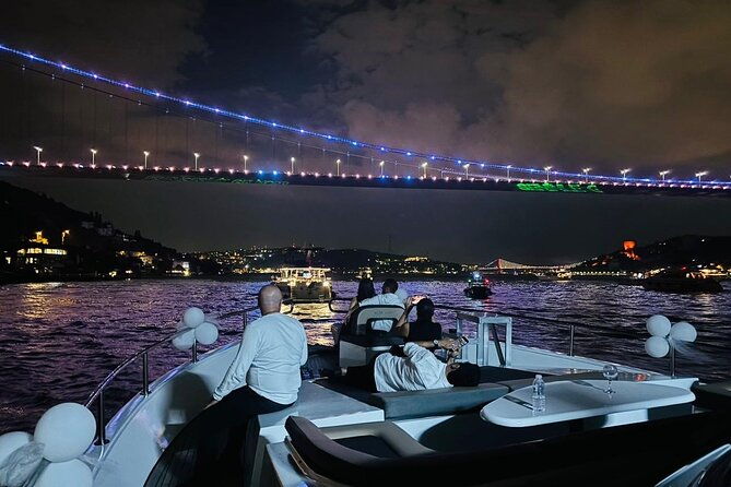 bosphorus-night-yacht-cruise-with-live-violinist
