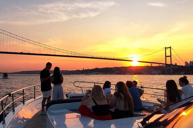 bosphorus-sunset-cruise-on-luxury-yacht