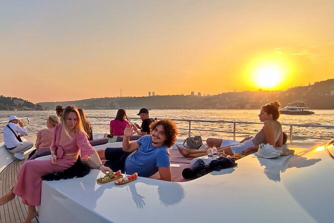bosphorus-sunset-cruise-on-luxury-yacht