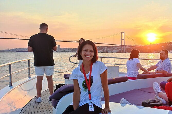 bosphorus-sunset-cruise-on-luxury-yacht