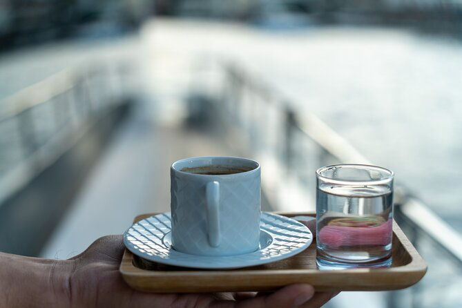 bosphorus-sunset-cruise-on-luxury-yacht-with-transfers