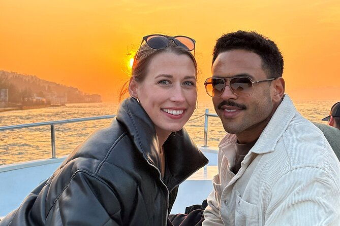 bosphorus-sunset-cruise-on-luxury-yacht-with-transfers