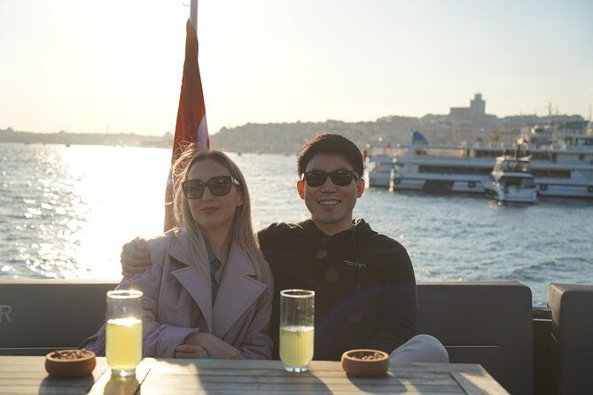 bosphorus-sunset-cruise-on-luxury-yacht-with-transfers