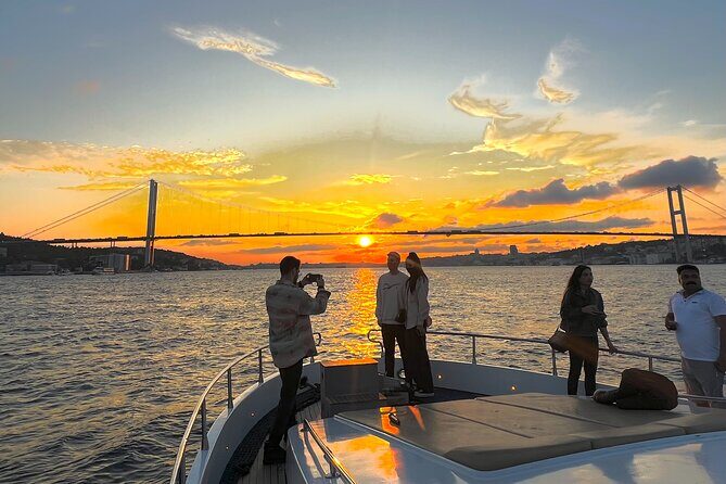 Bosphorus Sunset Yacht Cruise with Snacks and Live Guide - Wrapping Up