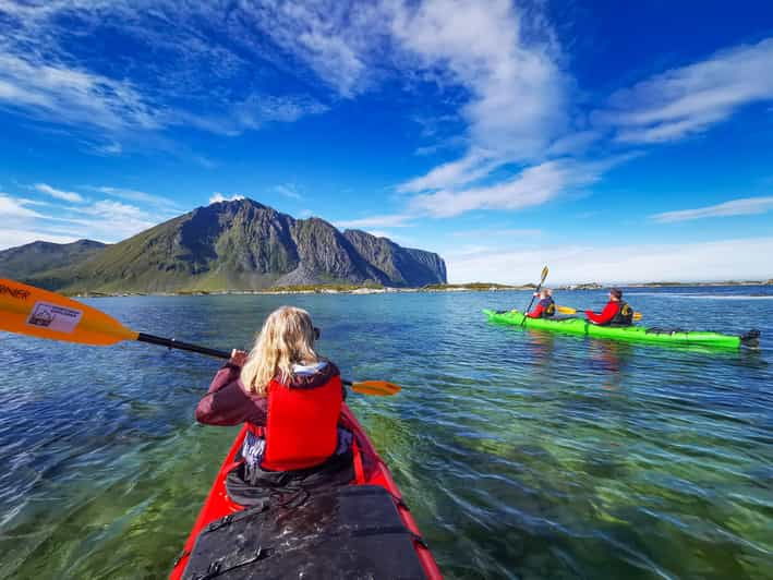bostad-kayaking-tour-in-lofoten-with-snacks