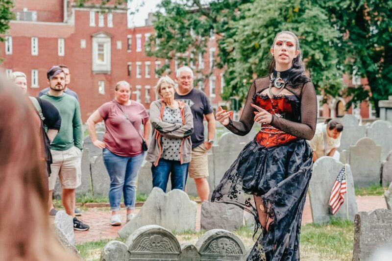 boston-1-5-hour-ghosts-and-gravestones-tour