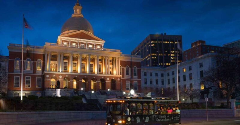 boston-1-5-hour-ghosts-and-gravestones-tour