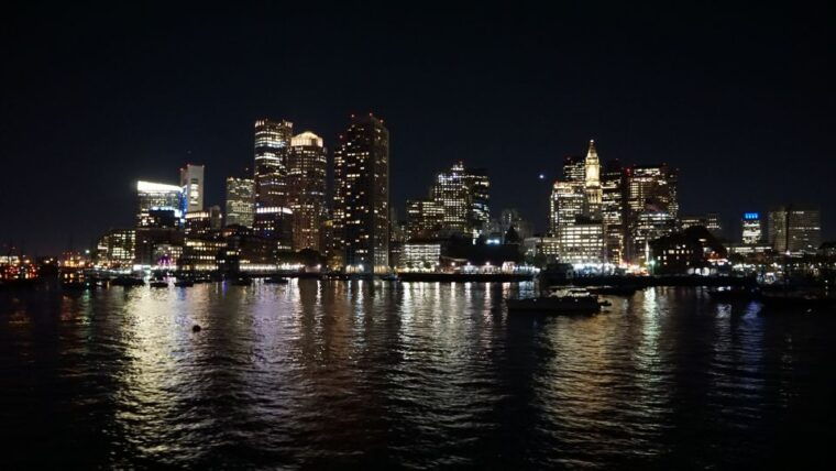 boston-cocoa-and-carols-holiday-cruise