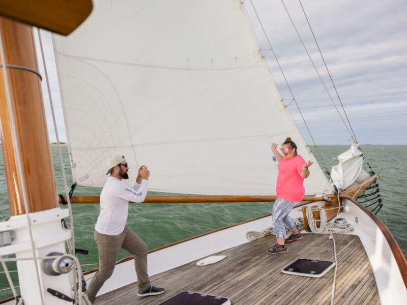 boston-downtown-harbor-sailing-cruise