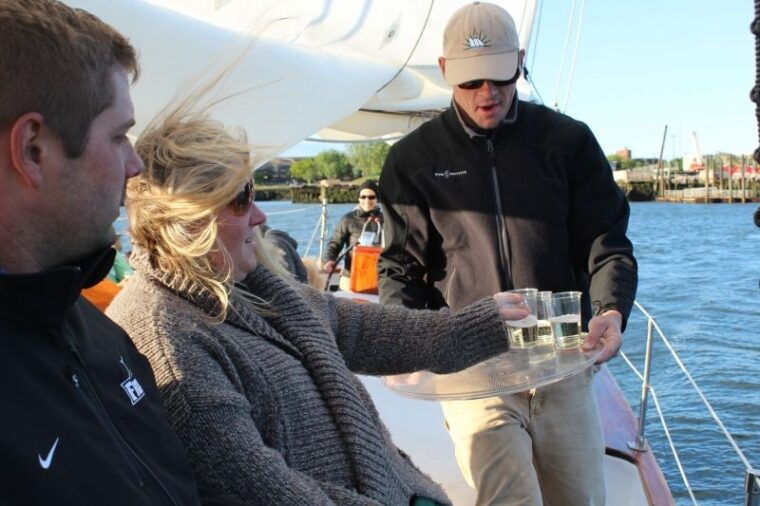 boston-downtown-harbor-sailing-cruise