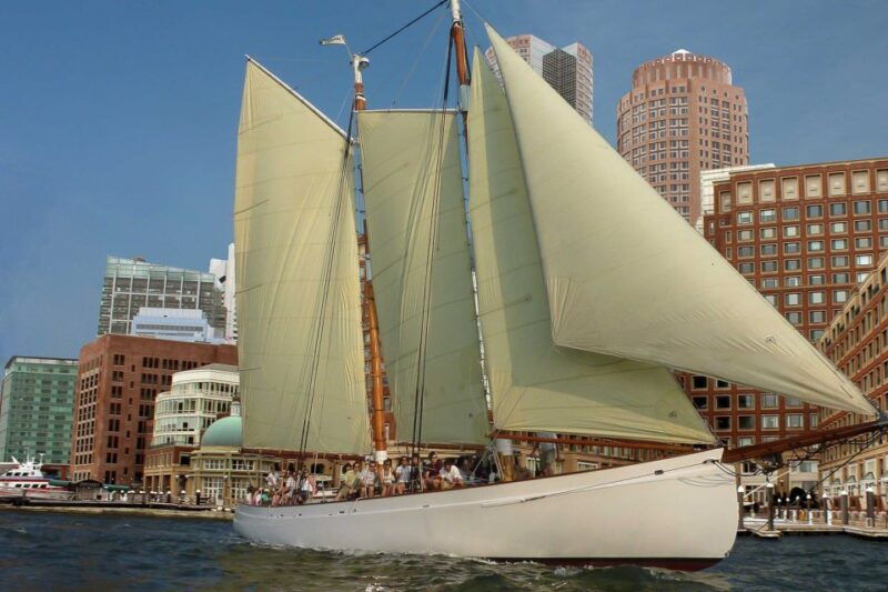 boston-harbor-champagne-sunset-sail-from-rowes-wharf