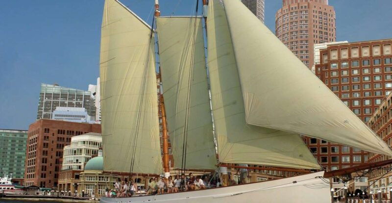 boston-harbor-champagne-sunset-sail-from-rowes-wharf